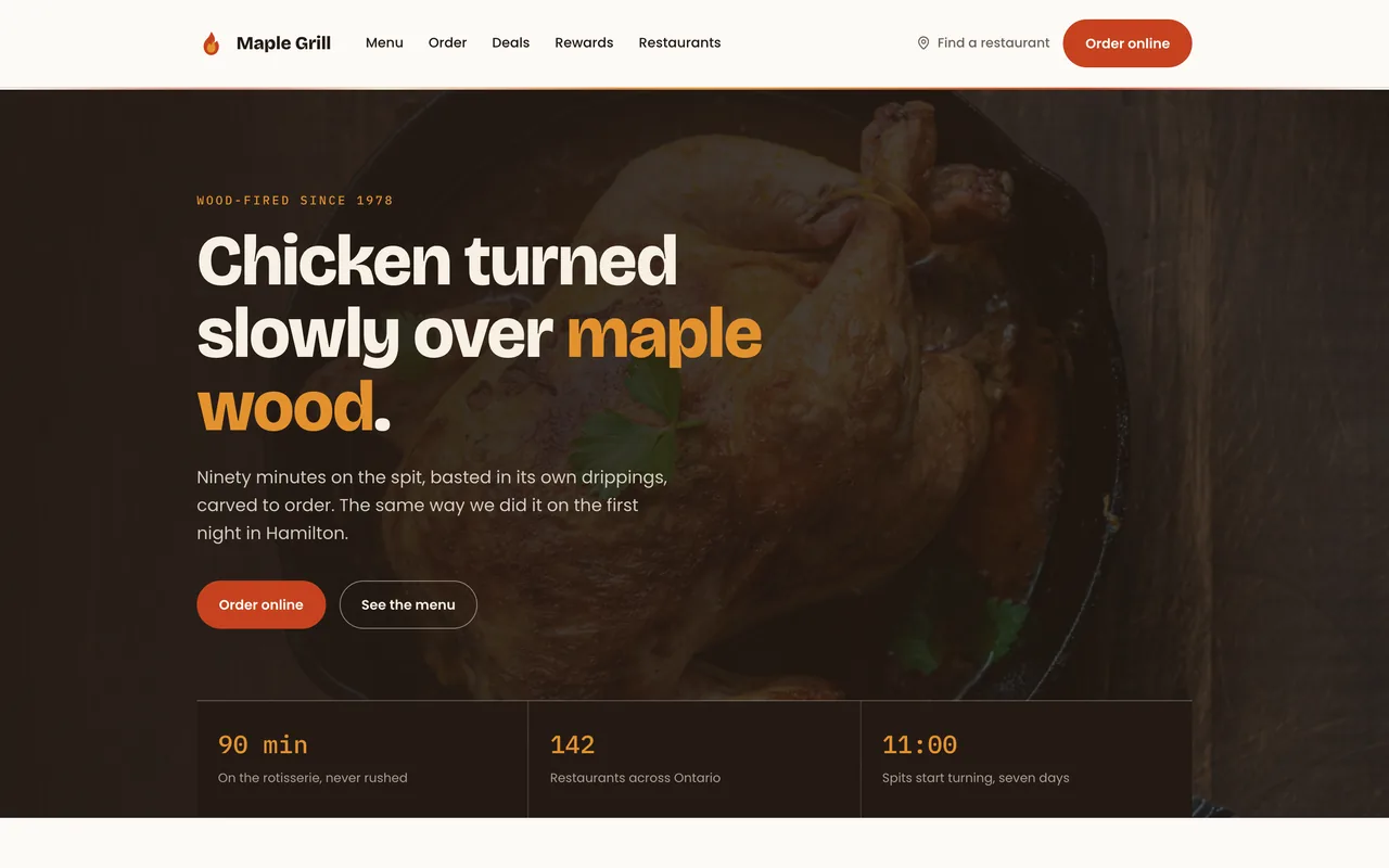 Первый экран сайта Maple Grill: тёмное фото запечённой курицы, заголовок и кнопки заказа